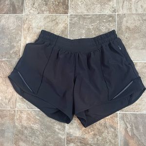 Lululemon low-rise hotty hot